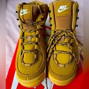 Nike City Classic Boots